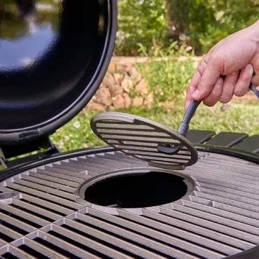 Akorn Kamado Charcoal Grill black detail rooster, Kamado Joe, tuincentrumoutlet
