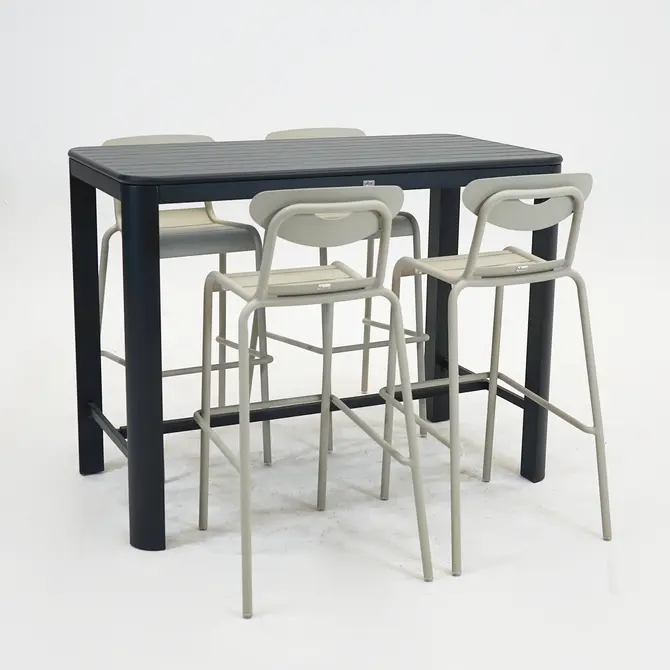 Bartafel EOS L140B74H105cm grijs met 4 Smiley barstoelen crème