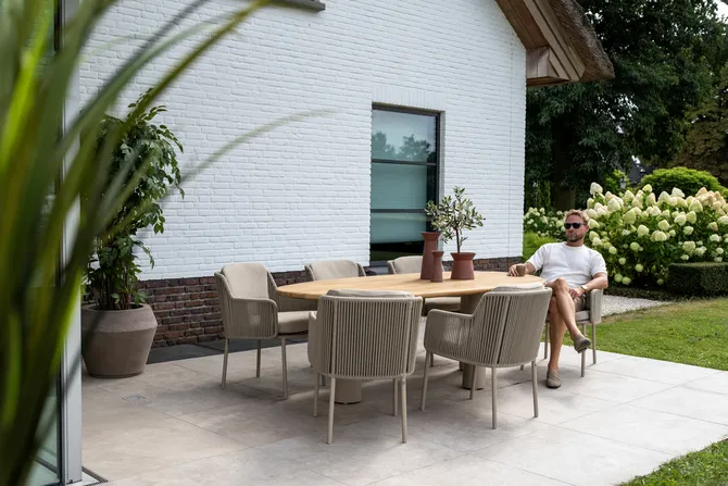 Bernini dining stoel latte incl. 2 kussens sfeer, 4 Seasons Outdoor, tuincentrumoutlet.com