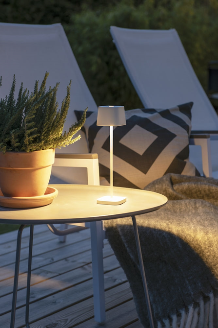 Caprimini usb oplaadbaar accu wit sfeerfoto, Konstsmide, tuincentrumoutlet