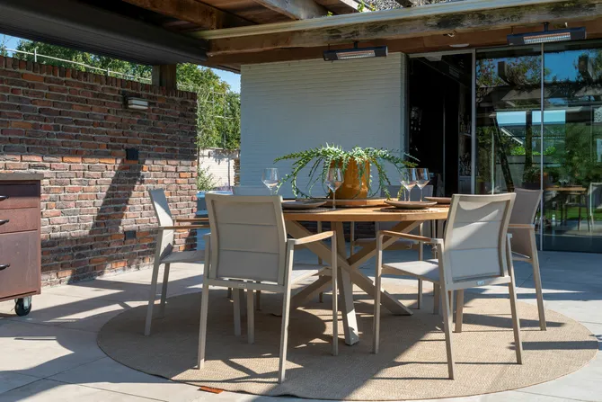 Cortina stacking chair latte sfeer, 4 Seasons Outdoor, tuincentrumoutlet.com