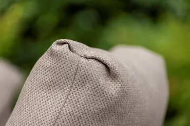 Puglia low dining chair latte with 2 cushions detail kussen, 4 Seasons Outdoor, tuincentrumoutlet.com