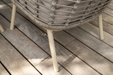 Donato Ø160 cm met 6x Puglia low dining latte detail poten, 4 Seasons Outdoor, tuincentrumoutlet.com