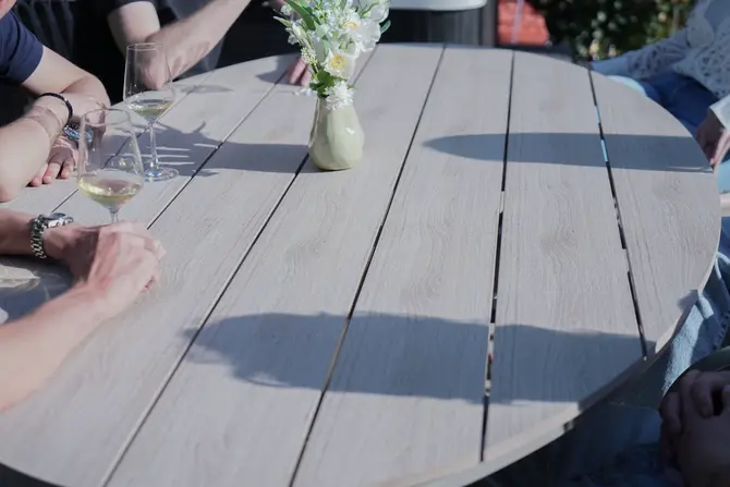 Edison tafel 220x115xH75 cm taupeteak sfeerbeeld, Garden Impressions, tuincentrumoutlet.com