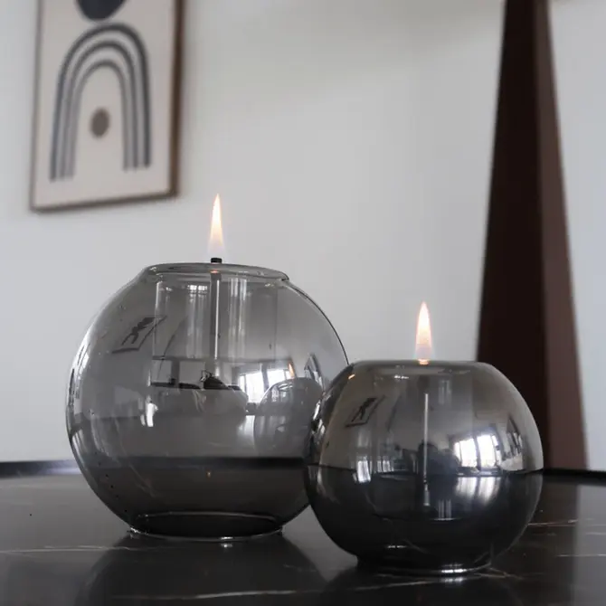 Globus Candle 15 Graphite sfeerbeeld, Tenderflame, tuincentrumoutlet.com