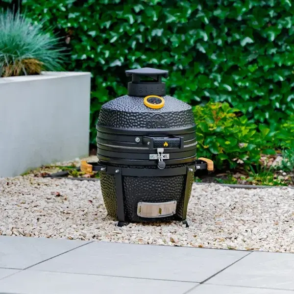 GRLLR Ember Classic 16 inch Charcoal Black with stand sfeer, Grllr, tuincentrumoutlet.com