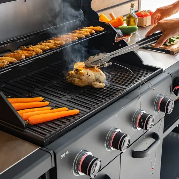 GRLLR Prime G4S 4 Burner Gas Barbecue with Side Burner sfeerfoto, Grllr, tuincentrumoutlet.com