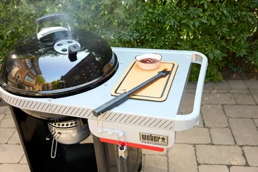 Houtskool bbq performer 57cm sfeer tuin, Weber, tuincentrumoutlet.com
