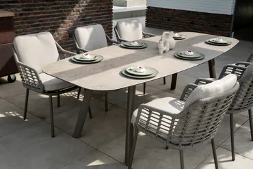 Manolo 240x103x75 cm met 6x Puglia dining stoel terre sfeerbeeld, 4 Seasons Outdoor, tuincentrumoutlet.com