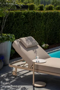 Milano ligbed latte met Vic koffietafeltje details, 4 Seasons Outdoor, tuincentrumoutlet.com