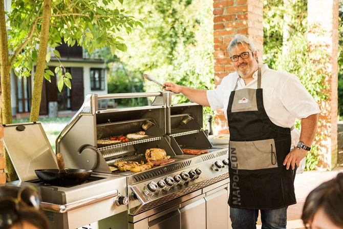 Napoleon Prestige PRO™ 825 RSBI - Sfeerbeeld, Napoleon, Tuincentrum Outlet