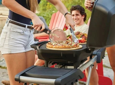 Napoleon TravelQ™ PRO285 X Gasbarbecue Inklapbaar sfeerbeeld, Napoleon, Tuincentrum Outlet