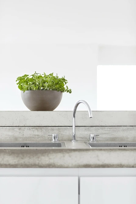 Pot brussels d35cm taupe sfeerfoto, Ecopots, tuincentrumoutlet.com