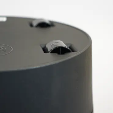 Pot foss d30cm living black met wielen wiel detail, Elho, tuincentrumoutlet.com