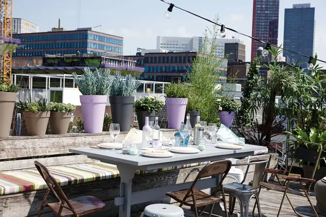 Pot loft urban rond hoog d35cm antraciet sfeerfoto, Elho, tuincentrumoutlet