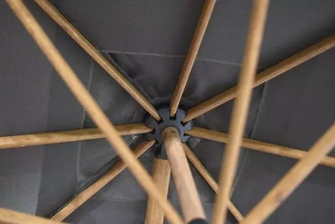 Parasol Siesta Premium 300x300 cm - woodlook Charcoal www.tuinmeubels.nl