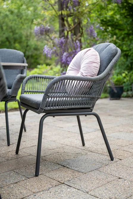 Triton dining stoel zwart grijs sfeer, Garden Impressions, tuincentrumoutlet.com