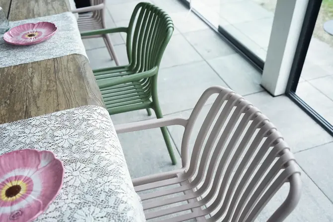 Tuinstoel Vita Porto Groen G-09 stapelbaar sfeer, Vita, Tuincentrumoutlet