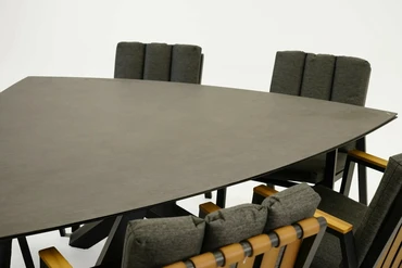 Tuintafel Triangel met 6 Leather antraciet stoelen dichtbij, Vita, Tuincentrum Outlet
