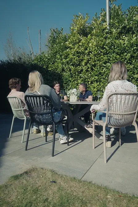 Vita Madrid diningstoel stapelbaar vergrijsd groen sfeer, Vita, tuincentrumoutlet.com