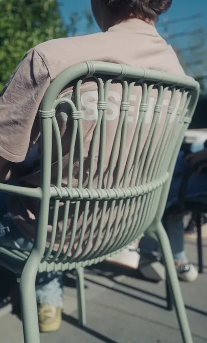 Vita Madrid diningstoel stapelbaar vergrijsd groen sfeer, Vita, tuincentrumoutlet.com