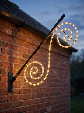 Vlaggenstokhouder aluminium zwart sfeerfoto, Twinkle Pole, tuincentrumoutlet.com