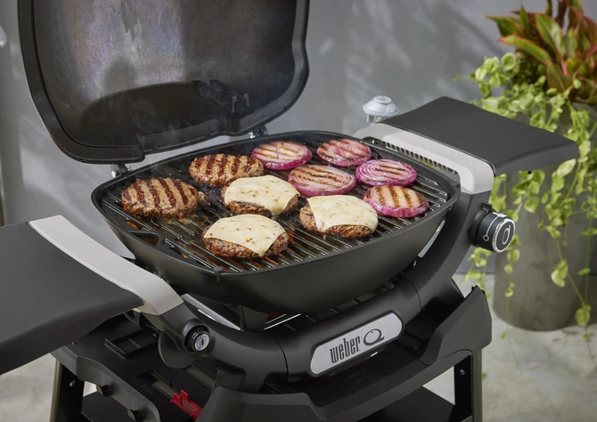 Weber Q1200N with Stand sfeerbeeld, Weber, tuincentrumoutlet.com