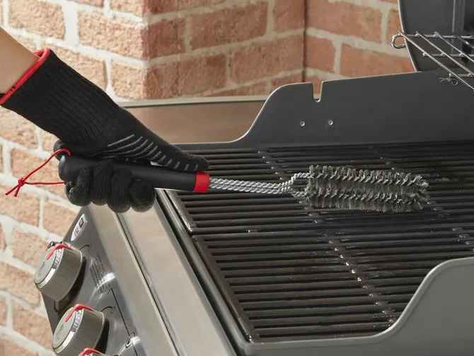 Weber® Reinigingsborstel (46 cm), Sfeerbeeld, Weber, Tuincentrum Outlet