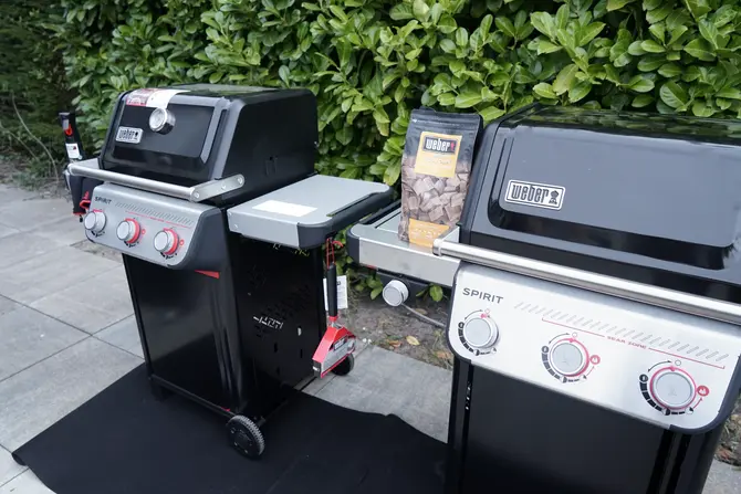 Weber Spirit E-325 sfeer, Weber, tuincentrumoutlet.com