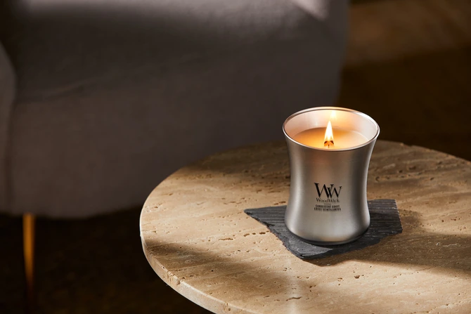 WW Candescent Coast Medium Candle - Silver sfeer, Woodwick, tuincentrumoutlet.com