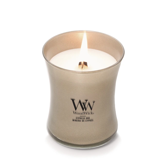 WW Cypress Ore Medium Candle - Warm Nickel brandend, Woodwick, tuincentrumoutlet.com