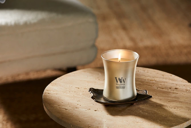 WW Sparkling Pomelo Medium Candle - Champagne sfeerbeeld, Woodwick, tuincentrumoutlet.com